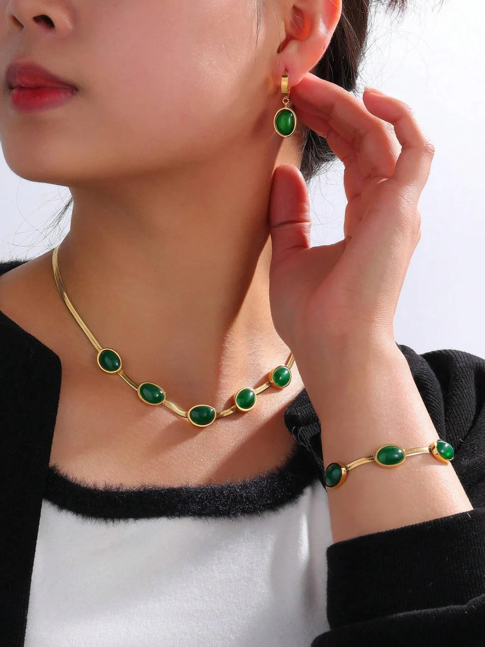 Oval Green💚 Crystal Pendant Necklace Set With Bracelet-😍FLAT 50% OFF😍