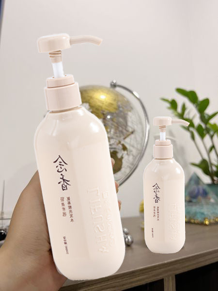 Sakura hair growth shampoo Thick and Smooth Hair 🔥(Buy 1 Get 1 Free ) 🔥